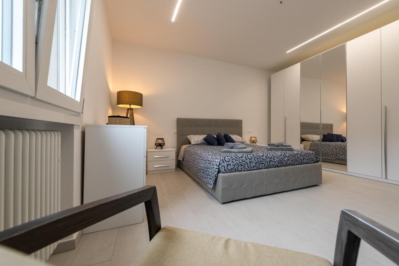 Obsidian -Centro- Wifi + Free Parking Apartment Равена Екстериор снимка